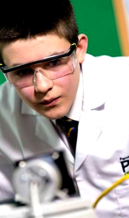 Jamie Edwards este cel mai tânăr fizician nuclear