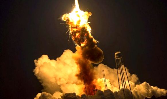 Explozie de rachetă Antares pe 29 noiembrie 2014
