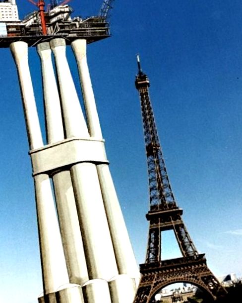 Comparația platformei offshore Troll cu Turnul Eiffel