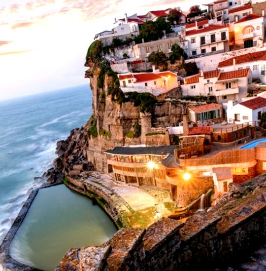 Azenhas do Mar, un oraș din Portugalia