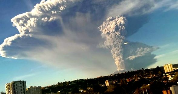 Fotografie a vulcanului Calbuco din Chile