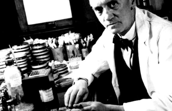 Alexander Fleming - bacteriologul a izolat mai întâi penicilina