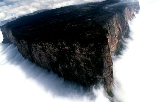 Muntele Roraima la intersecția dintre Brazilia, Venezuela și Guyana