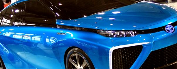 Toyota Mirai este prima mașină de producție cu hidrogen