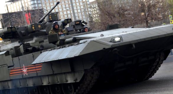 BMP T-15 pe platforma urmărită Armata
